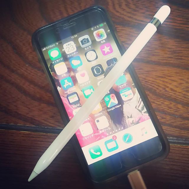 なんで新しいiPhoneにしないのかというと、Apple Pencilに対応してないから。変えるならiPhone X じゃなく絶対ココ️来年対応らしいよ#iPhone #applepencil #JAMROCK